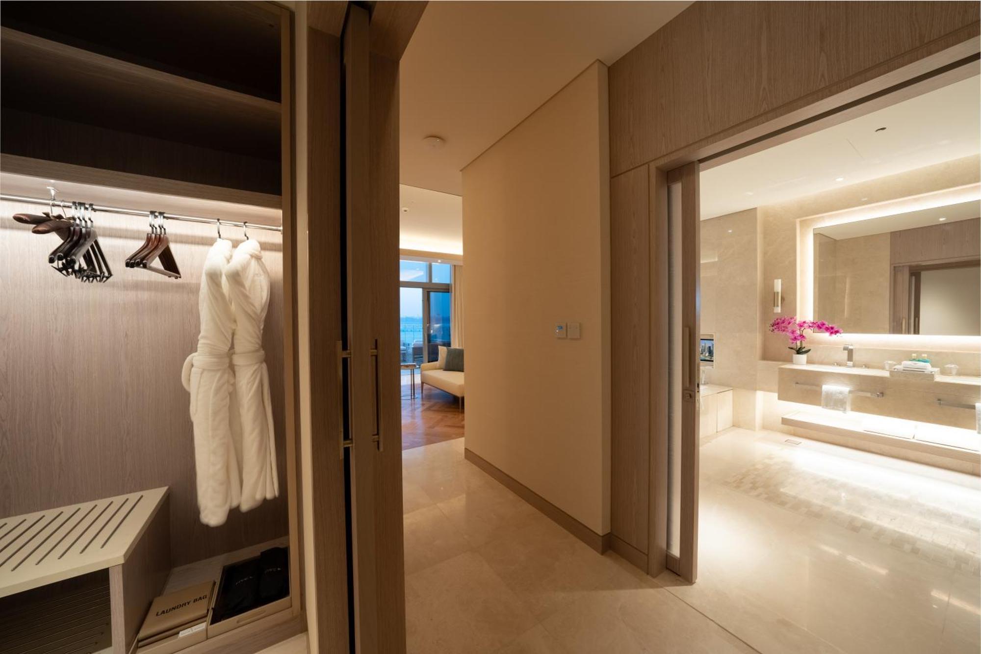 Five Luxe Hotel Dubai
